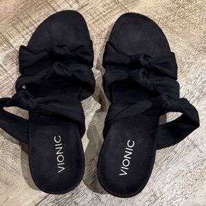 Vionic Women's Elegant Black Knotted Sandals